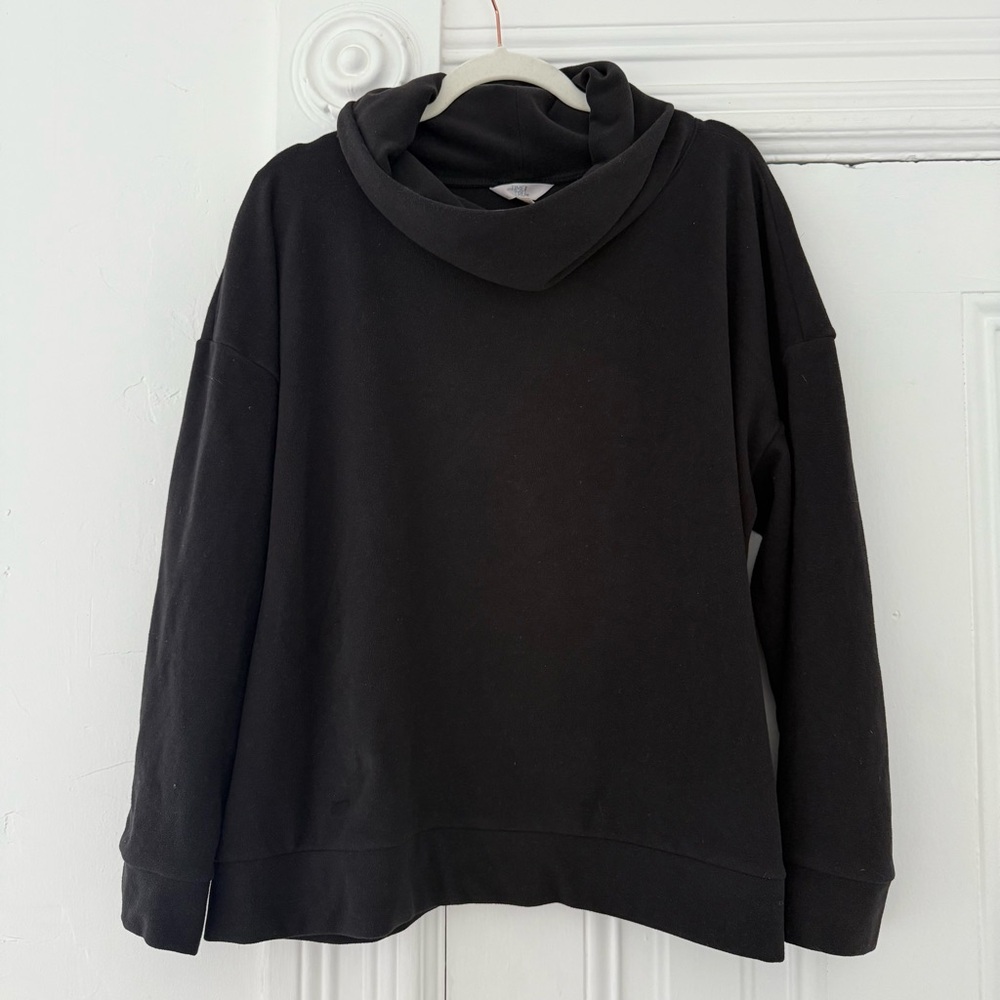 🦊 Time and Tru Black Fleece Cowl Neck Pullover